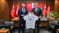 Beşiktaş Başkanı Serdal Adalı, CHP Lideri Özgür Özel’i ziyaret etti