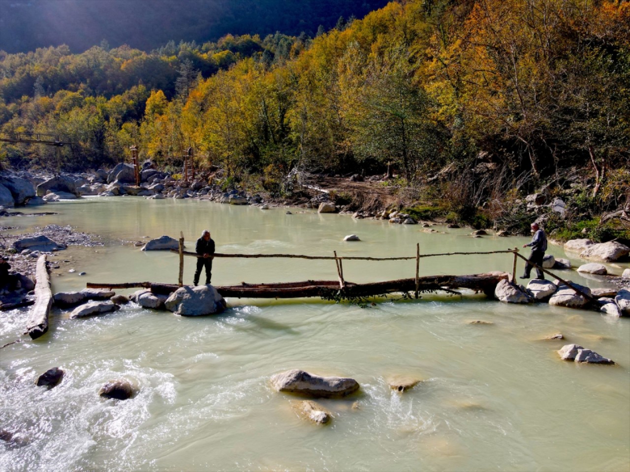 Kastamonu'daki Loç Vadisi ziyaretçilerini sonbahar renkleriyle ağırlıyor 4