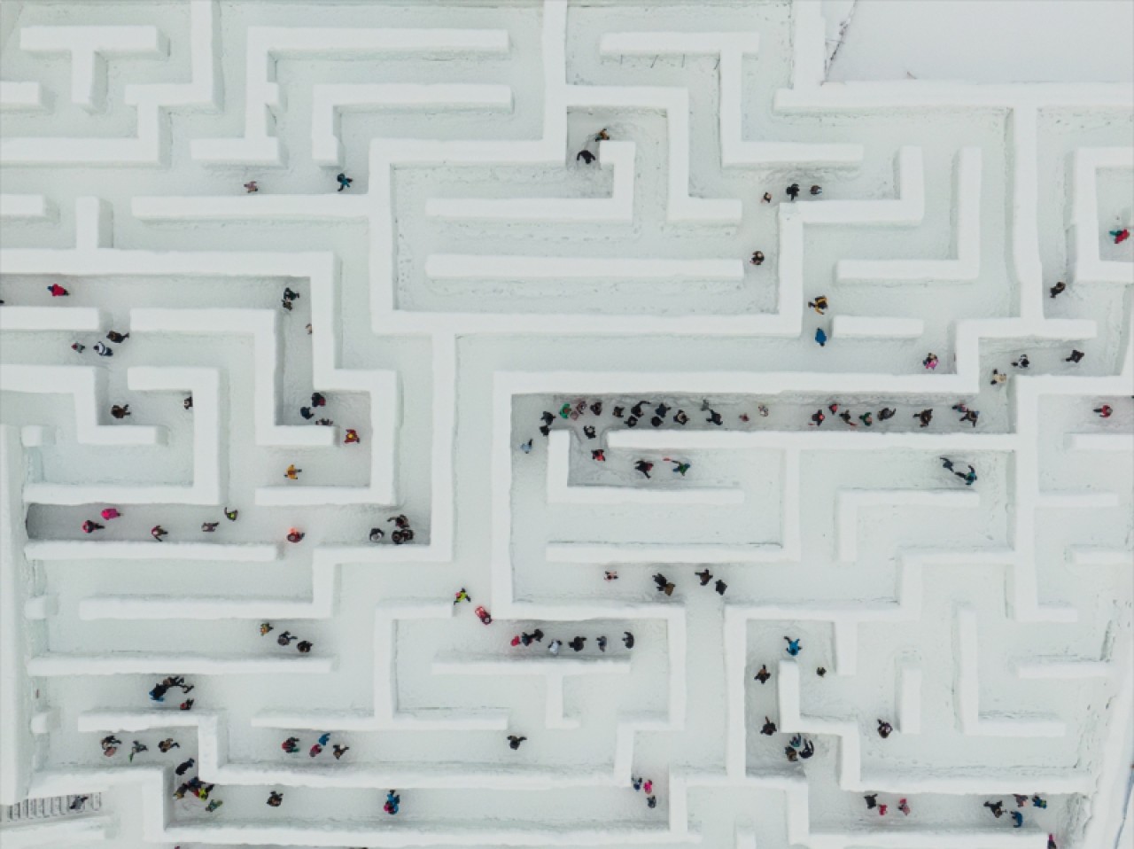 Polonya'da dünyanın en büyük kar labirenti ziyaretçilerini ağırlıyor 20