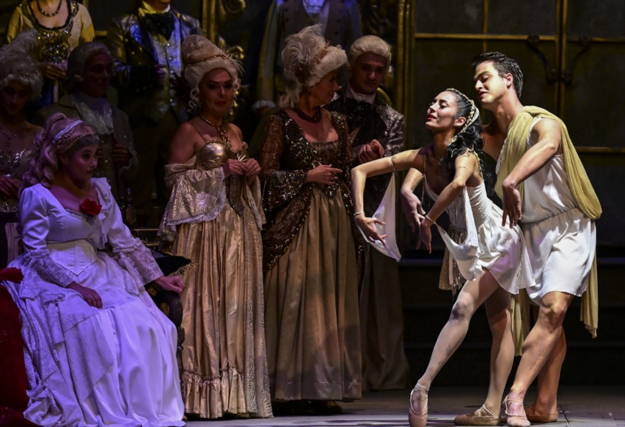 ADOB yeni sanat sezonunda perdesini "Andrea Chenier" operasıyla açtı 6