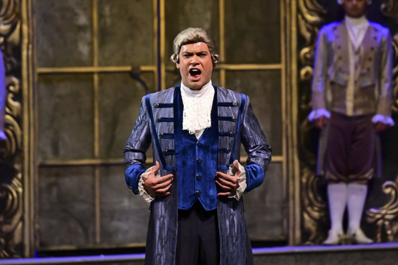 ADOB yeni sanat sezonunda perdesini "Andrea Chenier" operasıyla açtı 9