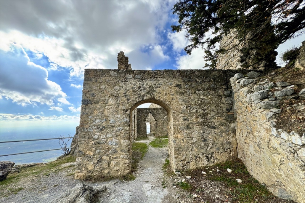 KKTC'nin “Rüzgara Boyun Eğmeyen” Buffavento Kalesi 21