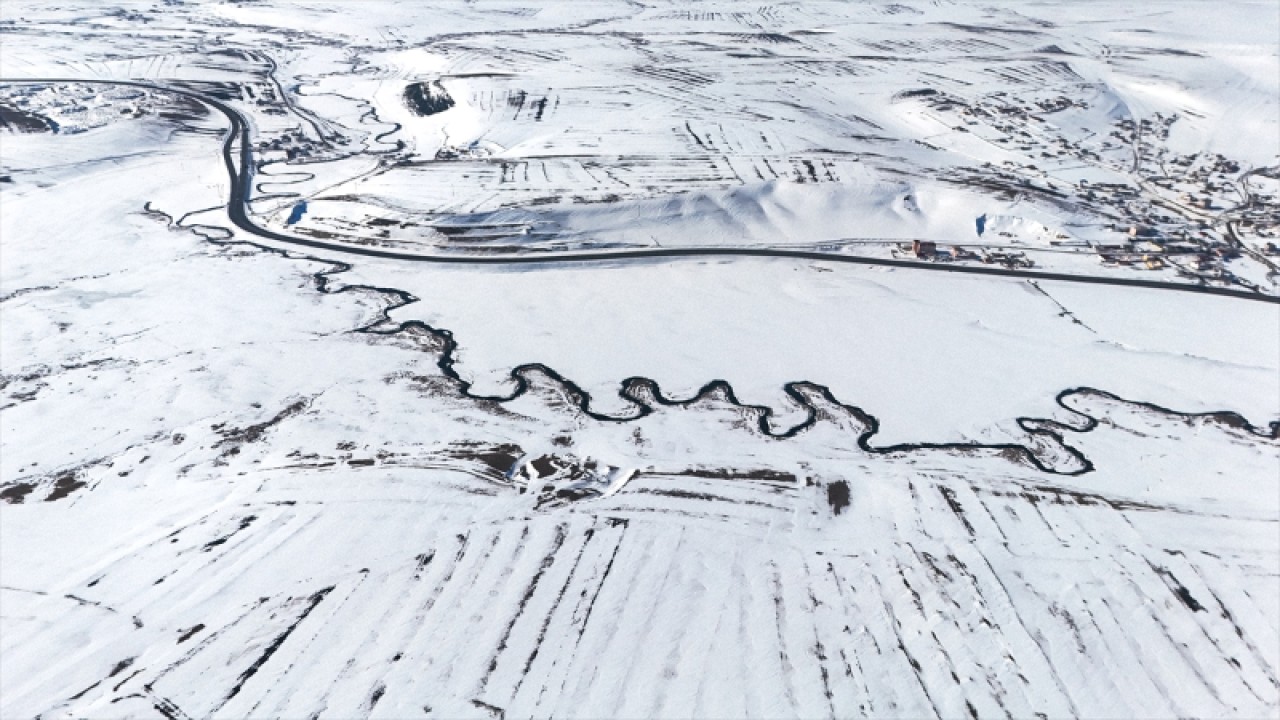 Kars-Ardahan sınırındaki menderesler her mevsim farklı güzelliğe bürünüyor 11