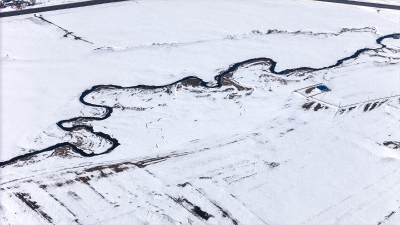Kars-Ardahan sınırındaki menderesler her mevsim farklı güzelliğe bürünüyor 12