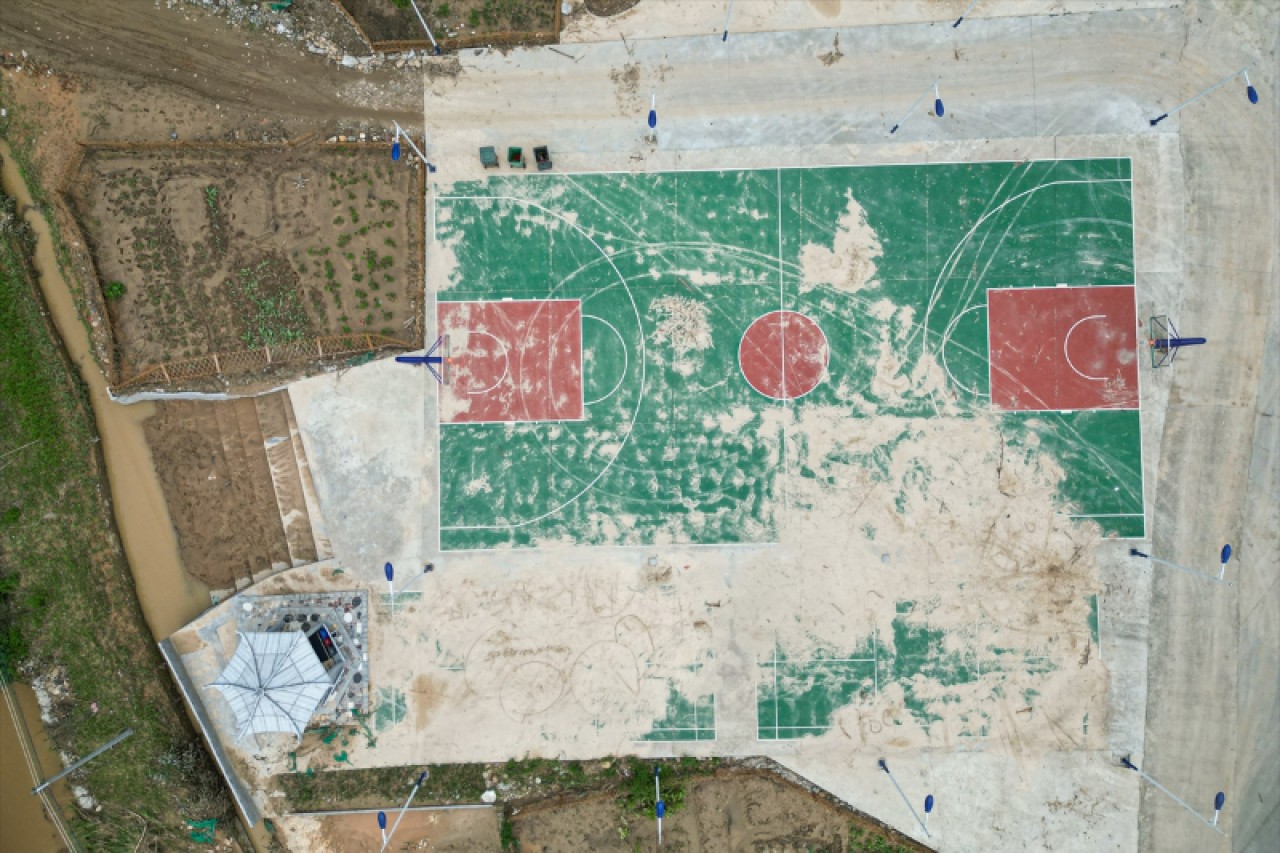 Çin'de yaşanan sele dönüşen şiddetli yağış Guangdong eyaletini vurdu 3