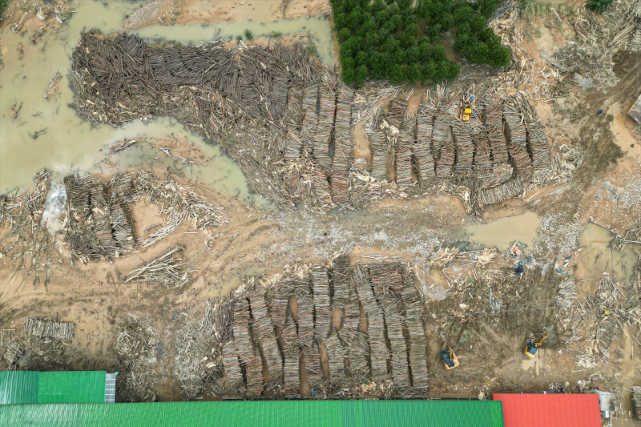 Çin'de yaşanan sele dönüşen şiddetli yağış Guangdong eyaletini vurdu 17