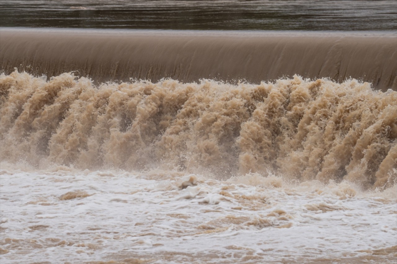 Çin'de yaşanan sele dönüşen şiddetli yağış Guangdong eyaletini vurdu 7