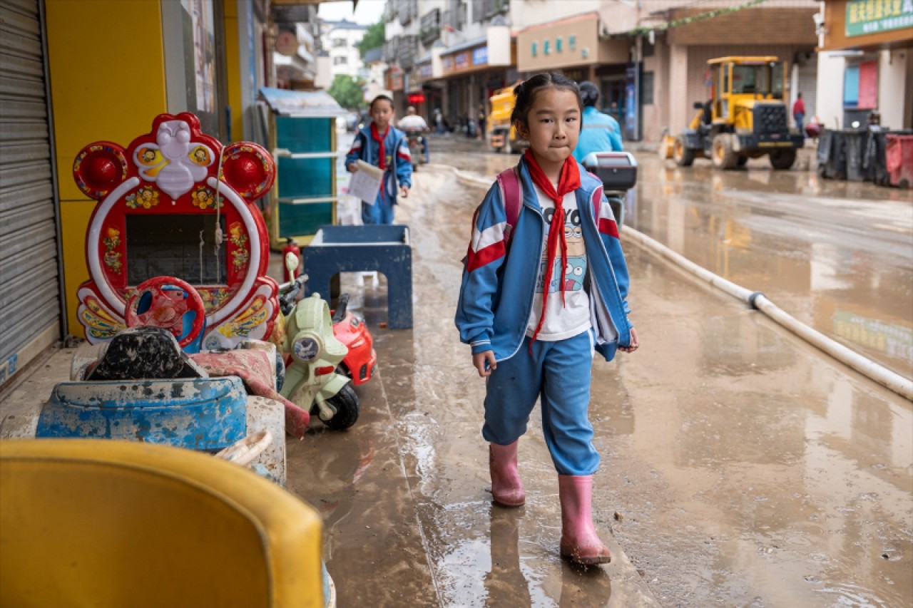 Çin'de yaşanan sele dönüşen şiddetli yağış Guangdong eyaletini vurdu 21