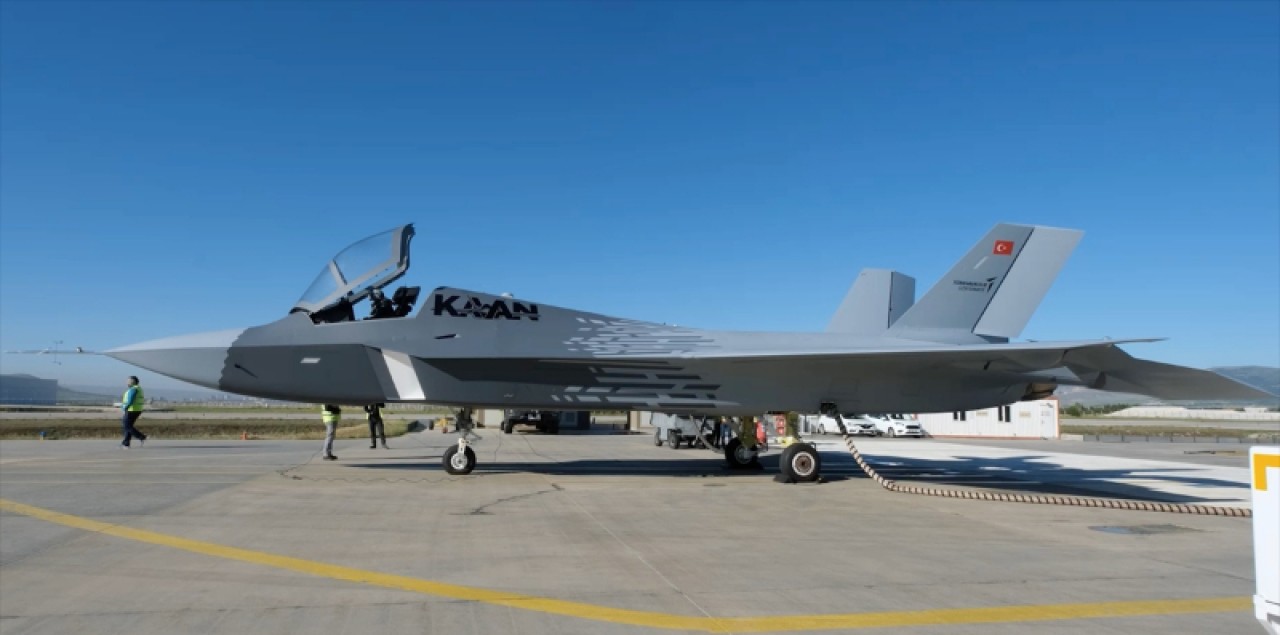 Milli muharip uçak KAAN, ikinci uçuşunu başarıyla tamamladı 2