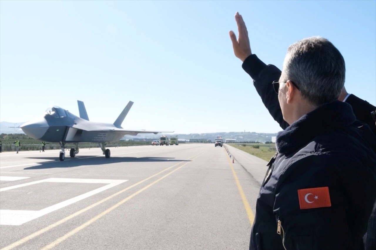 Milli muharip uçak KAAN, ikinci uçuşunu başarıyla tamamladı 4