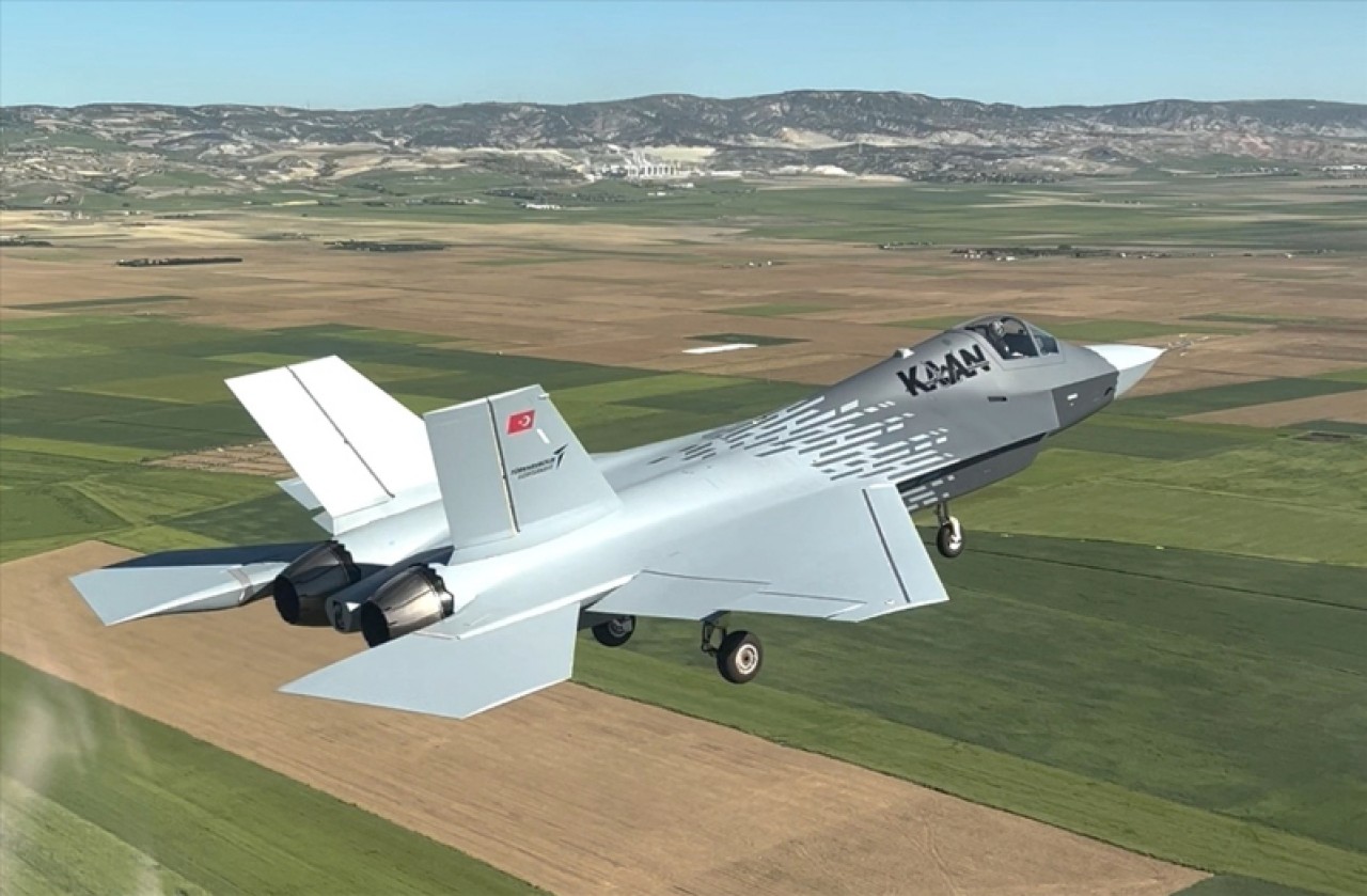 Milli muharip uçak KAAN, ikinci uçuşunu başarıyla tamamladı 14