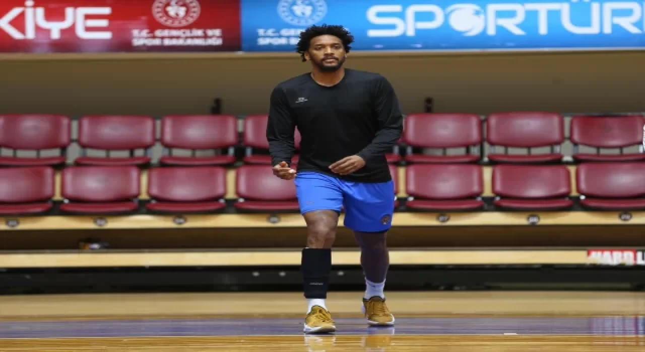 Gaziantep Basketbol’un ABD’li forveti Gulley, kariyerinde bir ilki yaşadı