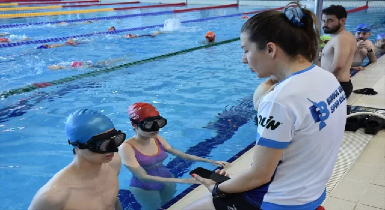 Milli sporcu Birgül Erken, serbest dalış branşının yaygınlaşması için çalışıyor: