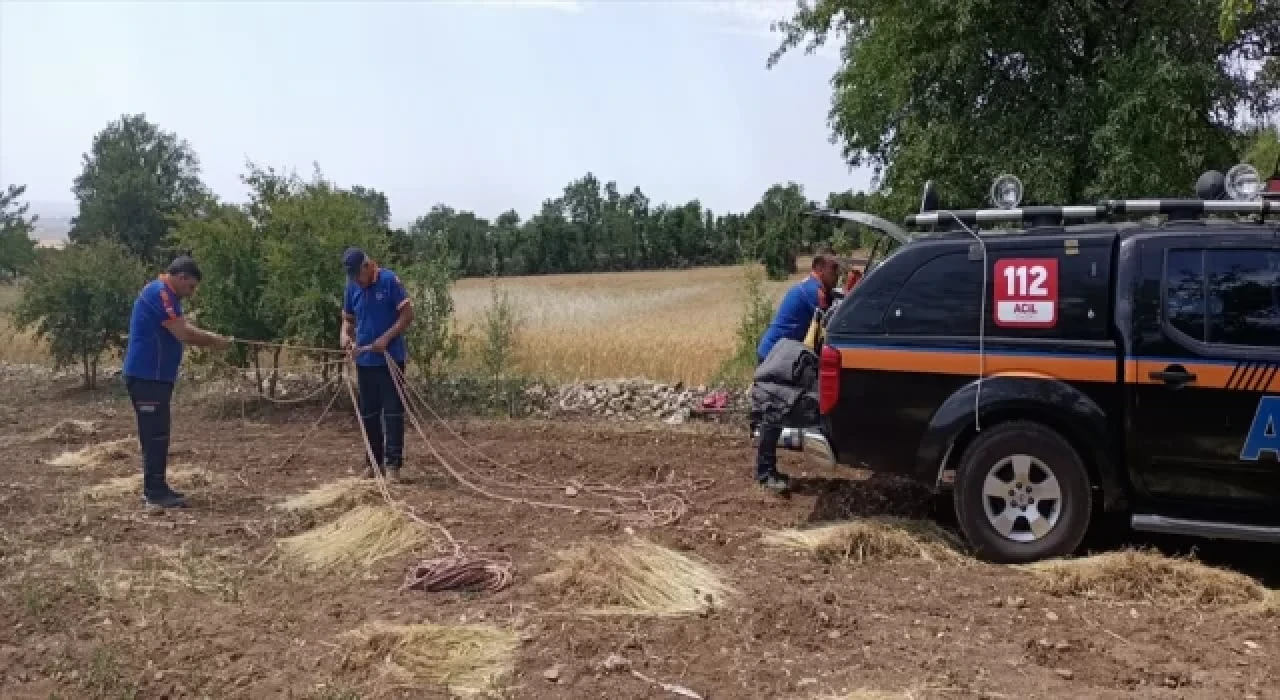 Adıyaman’da kuyuya düşen keçiyi AFAD kurtardı