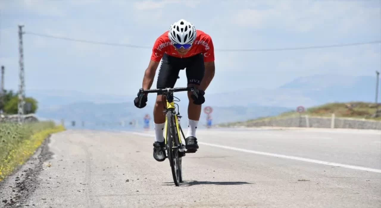 Milli bisikletçi Ferhat Memişçi, sürücülerden duyarlı olmalarını istedi
