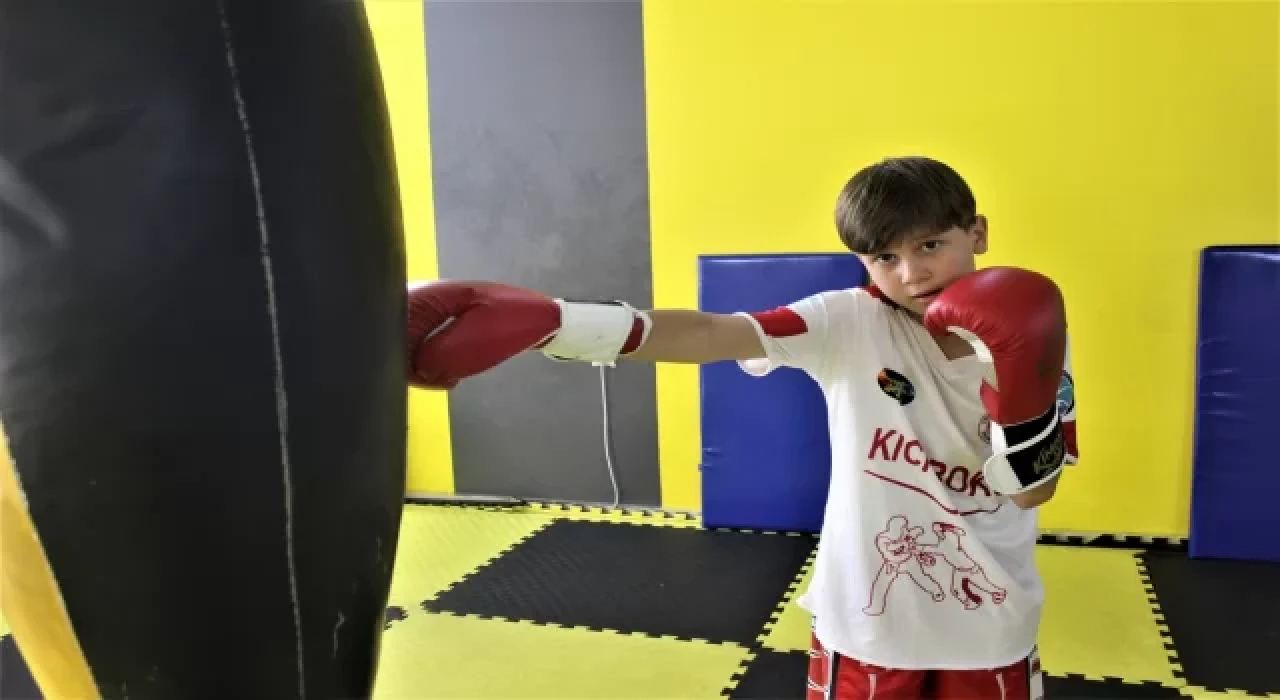5 yaşında kick boksa başladı, 12’sinde dünya kupasında birinci oldu
