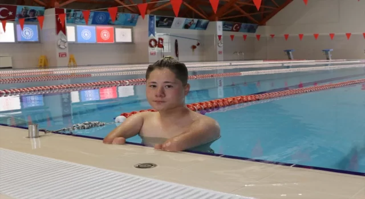 Bedensel engelli yüzücü Muhammet Enes Sarı, milli takımı hedefliyor