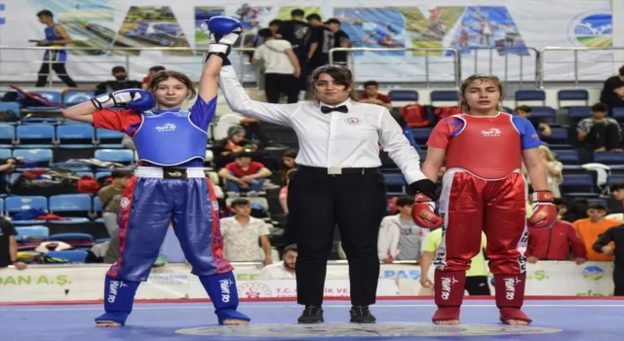 Sakarya’da Okullar Arası Wushu Sanda Türkiye Şampiyonası düzenlendi