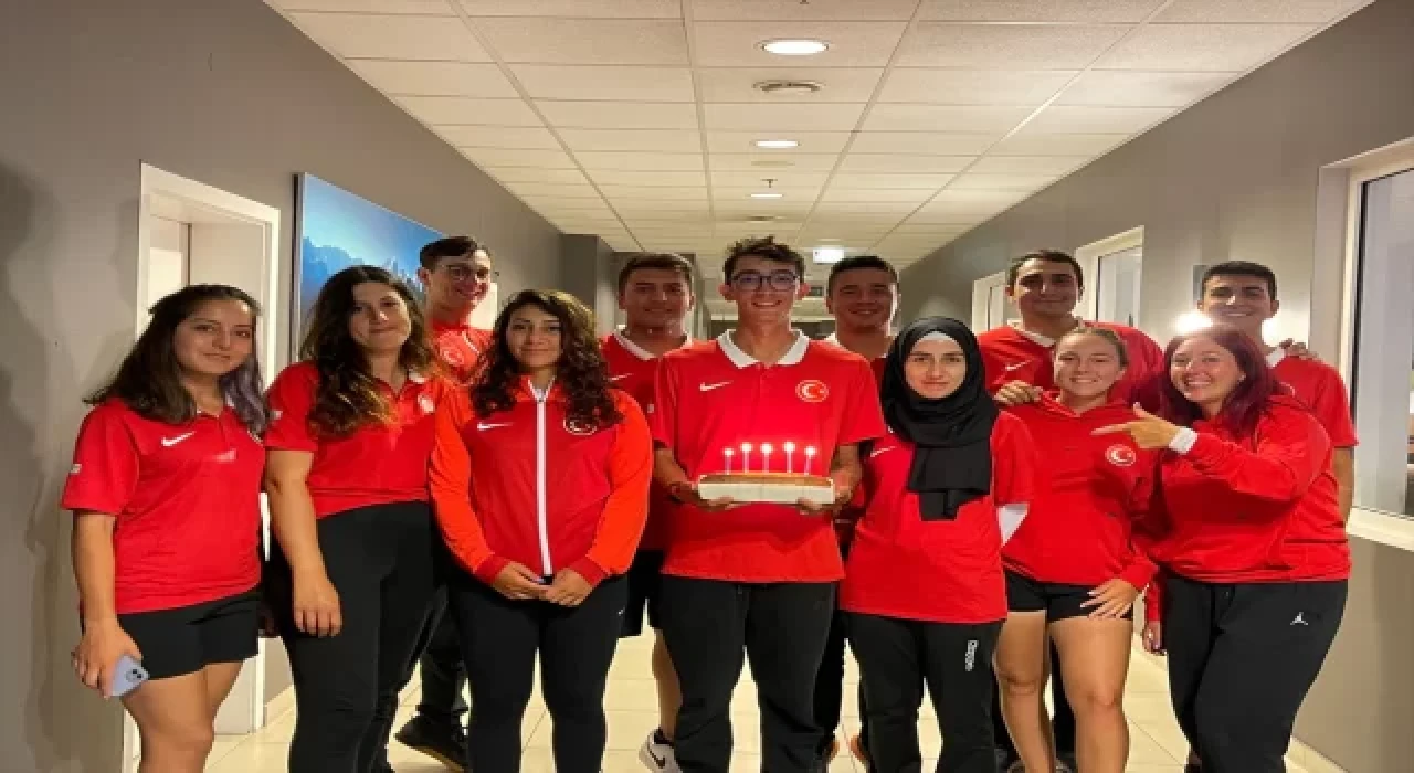 Olimpiyat şampiyonu Mete Gazoz, yaş gününü Avrupa Şampiyonası’nda kutladı