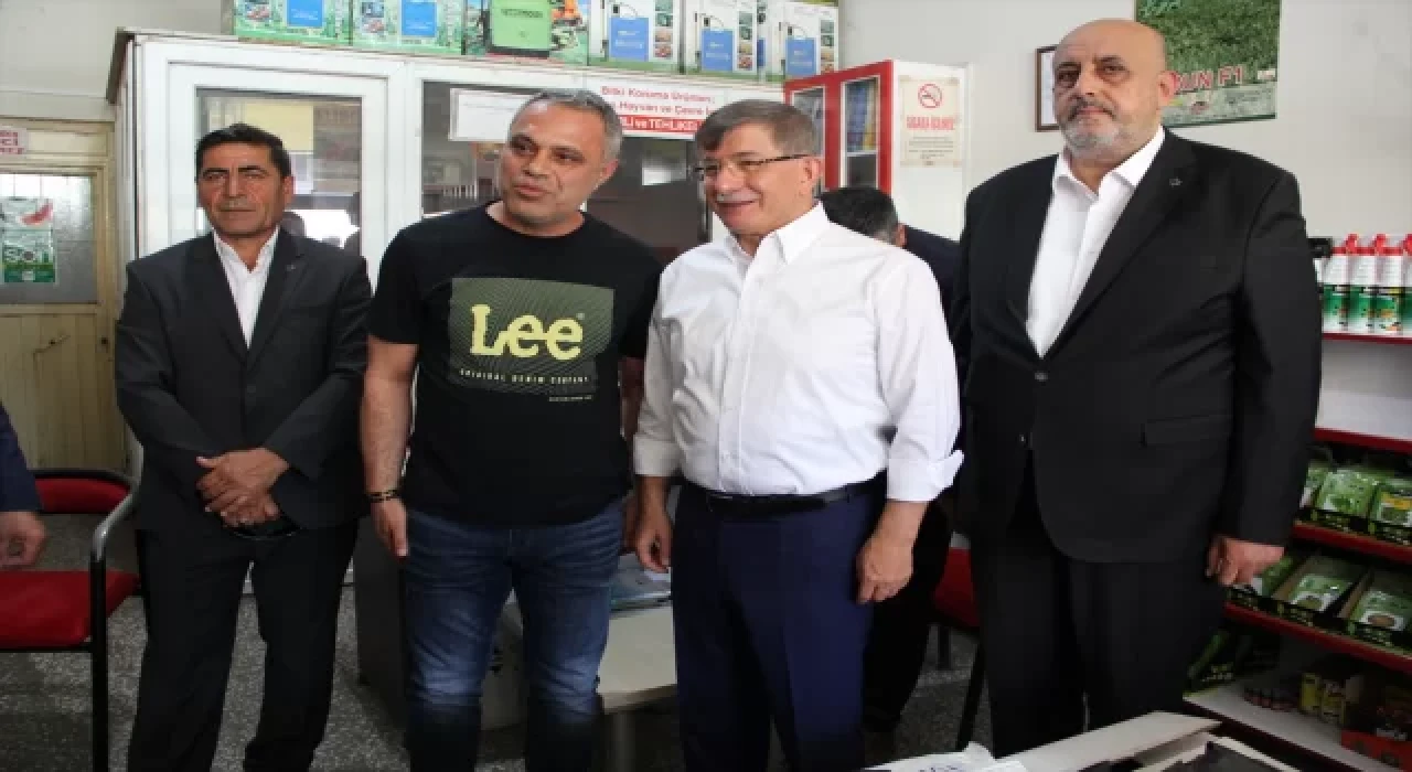 Gelecek Partisi Genel Başkanı Davutoğlu Malatya’da esnafı ziyaret etti
