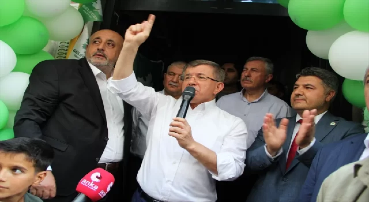 Gelecek Partisi Genel Başkanı Davutoğlu, Malatya’da temaslarda bulundu