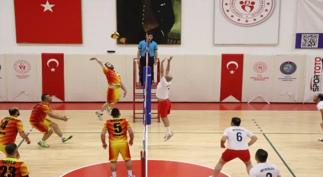İşitme Engelliler Voleybol Erkekler 2. Lig maçları Karabük’te sona erdi
