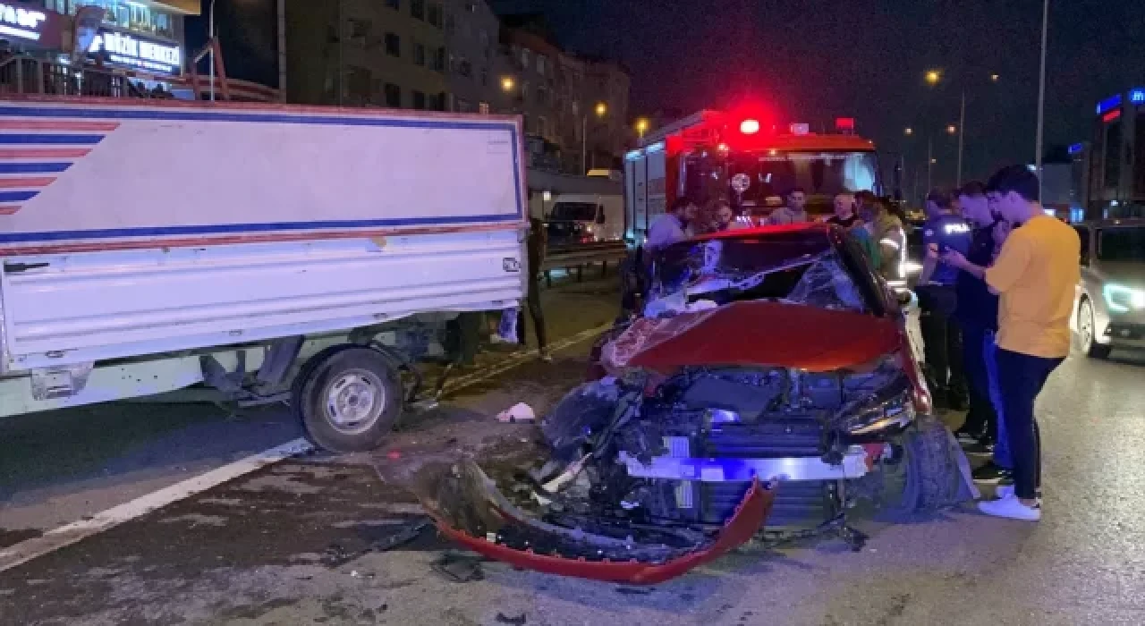 Pendik’teki trafik kazasında 4 kişi yaralandı
