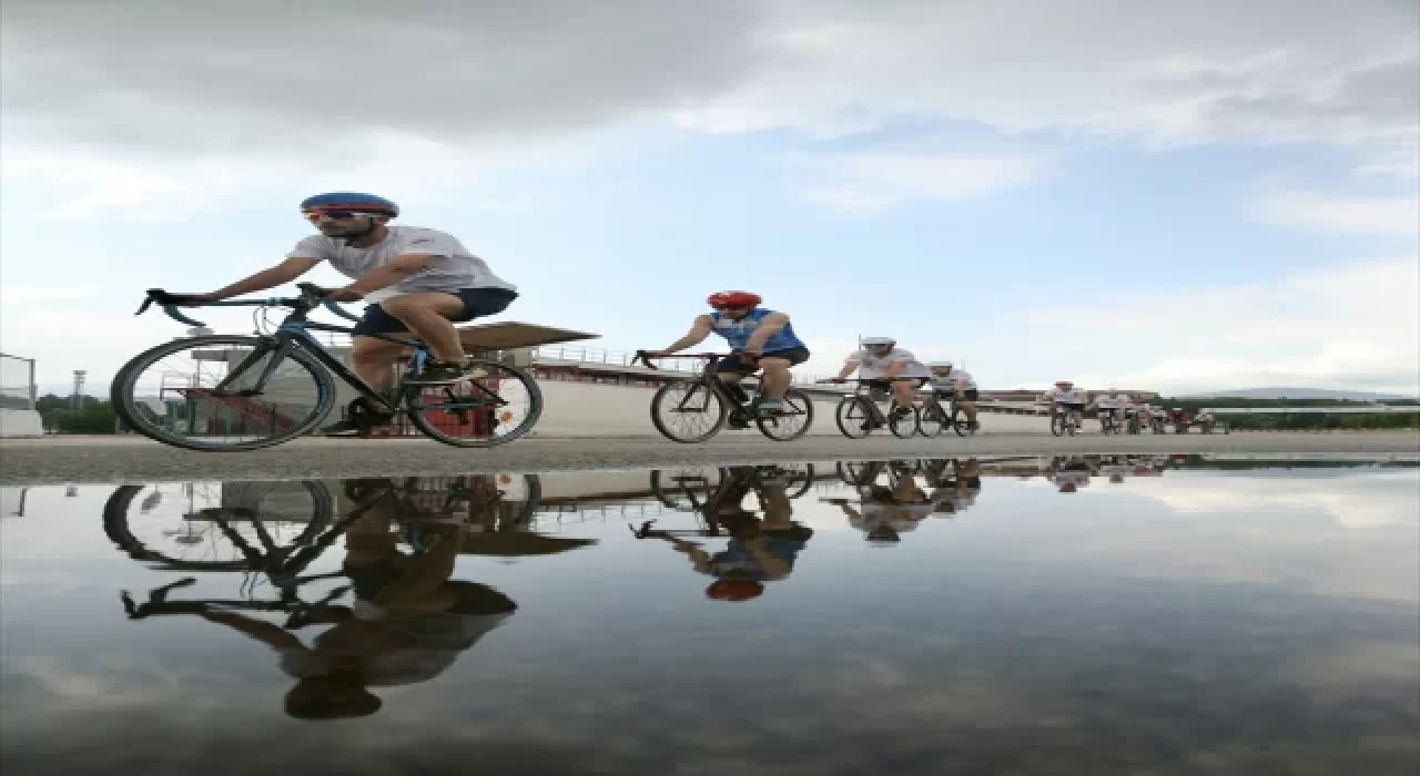 Milli sürat patenciler takım içi rekabetle hızına hız kattı