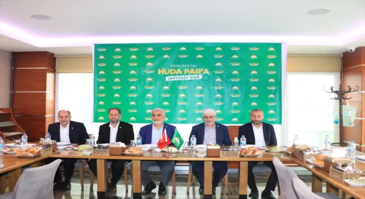 HÜDA PAR Genel Başkanı Yapıcıoğlu, Erzincan’da esnafı ziyaret etti