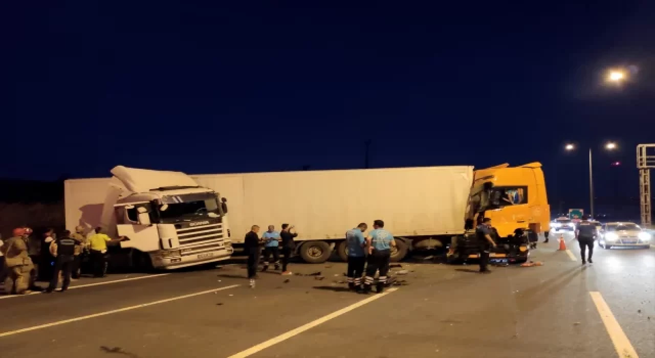 Kuzey Marmara Otoyolu’ndaki trafik kazasında iki kişi yaralandı