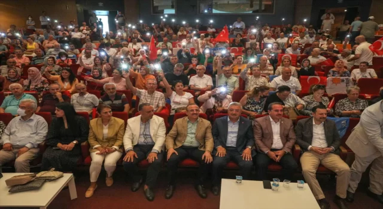 Binali Yıldırım, İzmir’deki bayramlaşma programına videokonferansla katıldı: