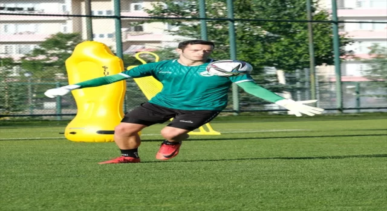 Giresunsporlu kaleci Onurcan, şans verilen yerli kalecilerin başarısına dikkati çekti: