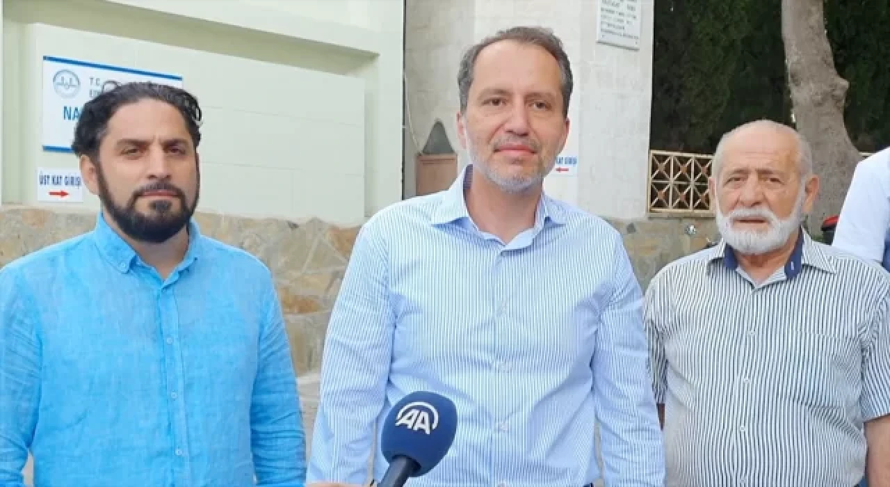 Yeniden Refah Partisi Genel Başkanı Erbakan, bayram namazını Balıkesir’de kıldı