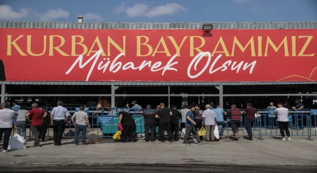 İstanbul’da kurban pazarları ve kesimhanelerde hareketlilik yaşanıyor