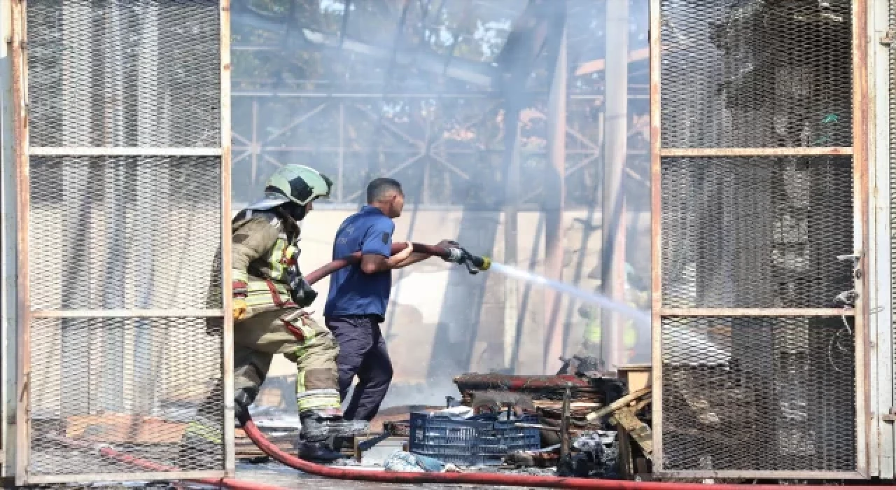 Ankara Toptancı Hali’nde yangın çıktı