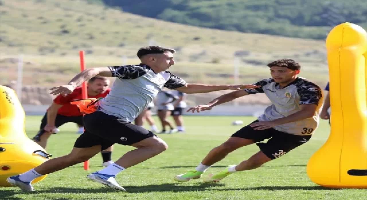 Alanyaspor hazırlıklarını çift antrenmanla sürdürdü
