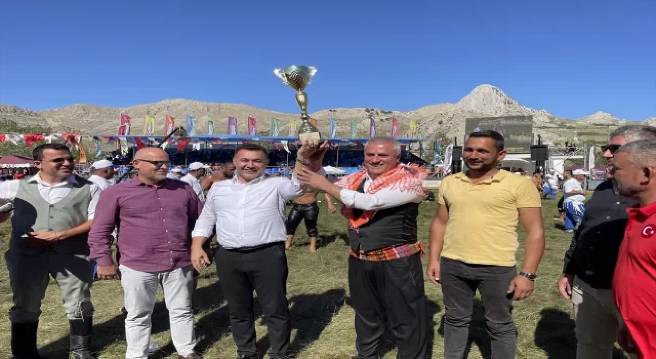 15. Gökbel Yaylası Yağlı Güreşleri’nde başpehlivanlığı Cengizhan Şimşek kazandı