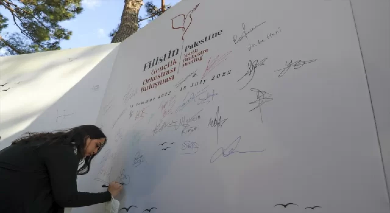 Emine Erdoğan, ”Barış Konseri”nin mimarı Filistinli müzisyenler ve CSO sanatçılarıyla buluştu