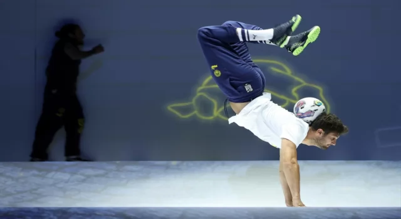 Fenerbahçe yeni sezon formalarını tanıttı