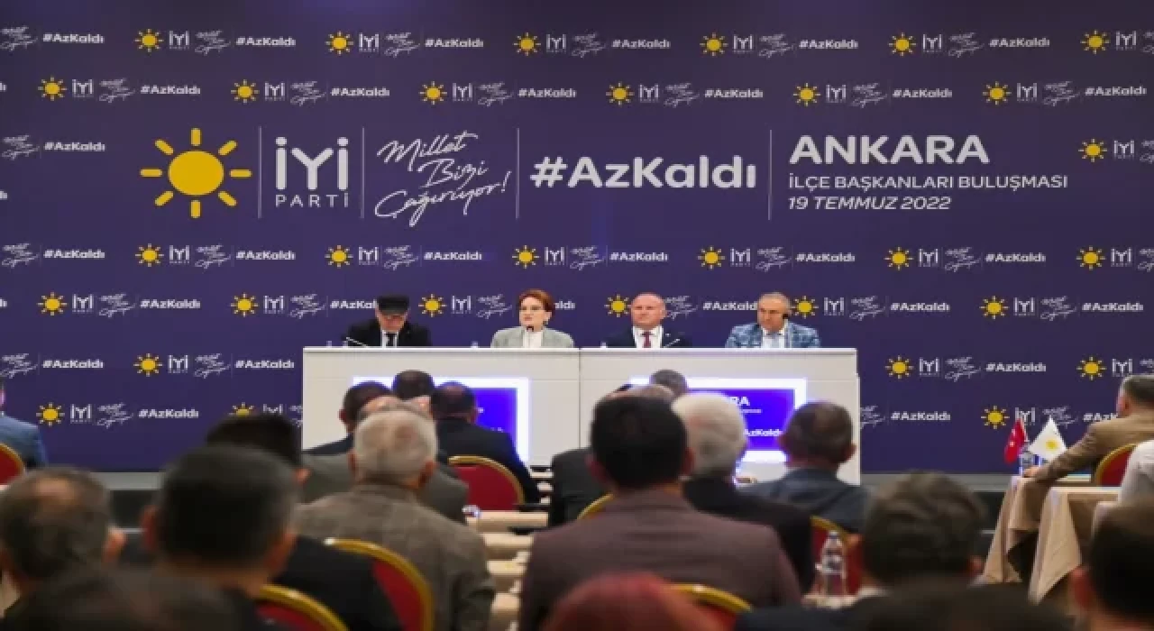 Akşener, partisinin İç Anadolu Bölgesi ilçe başkanlarıyla görüştü