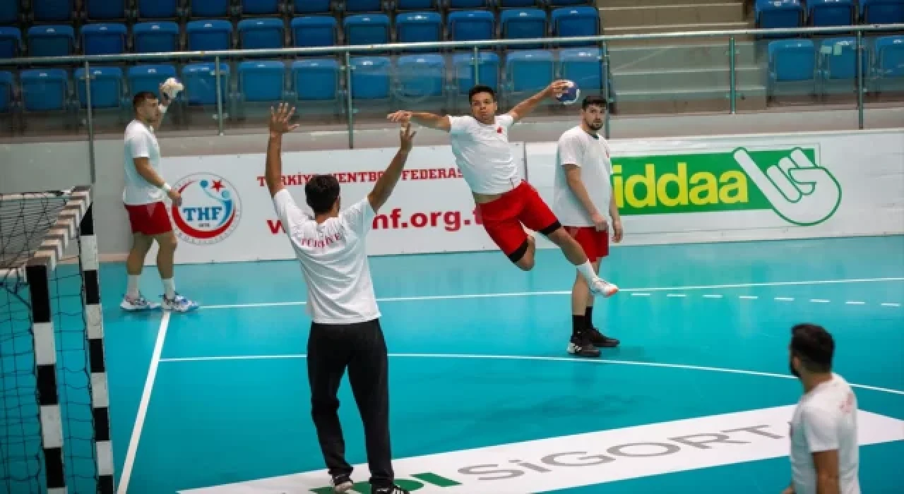 A Milli Erkek Hentbol Takımı hazırlıklarını Ankara’da sürdürüyor