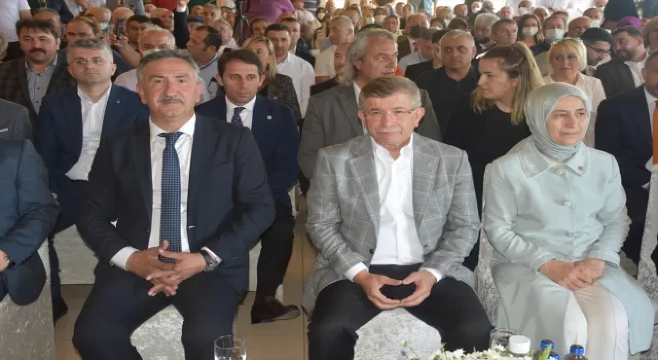 Gelecek Partisi Genel Başkanı Davutoğlu, partisinin Giresun 1. Olağan Genel Kurulu’na katıldı