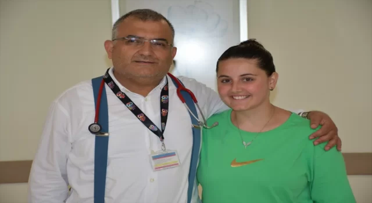 Kosovalı genç kız resim tutkusu ile tümörü yendi