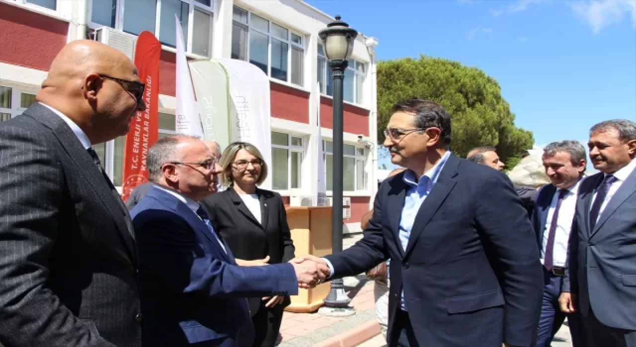 Bakan Dönmez, Bandırma’da Eti Maden Bor ve Asit Fabrikalarında incelemelerde bulundu: