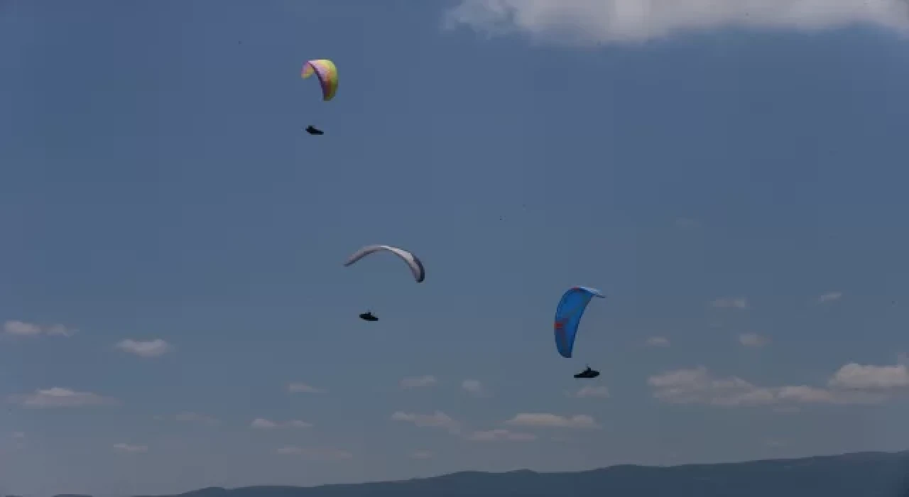 Türkiye Yamaç Paraşütü Mesafe Şampiyonası Tokat’ta başladı