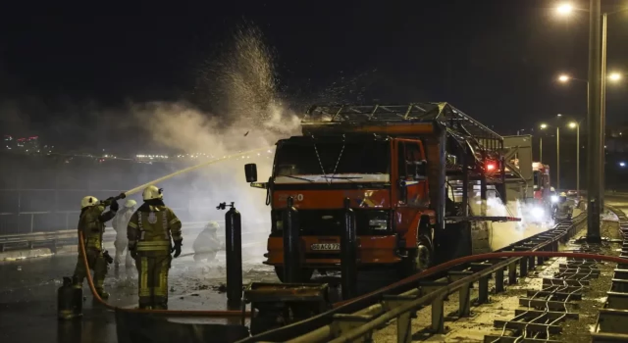 TEM Otoyolu’nda oksijen tüpü yüklü kamyon yandı