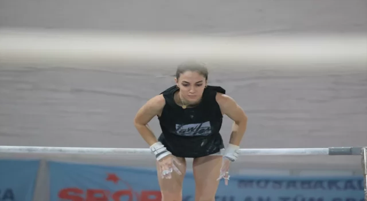 Milli cimnastikçi Göksu Üçtaş Şanlı, Avrupa Şampiyonası’nda başarı için form tutuyor: