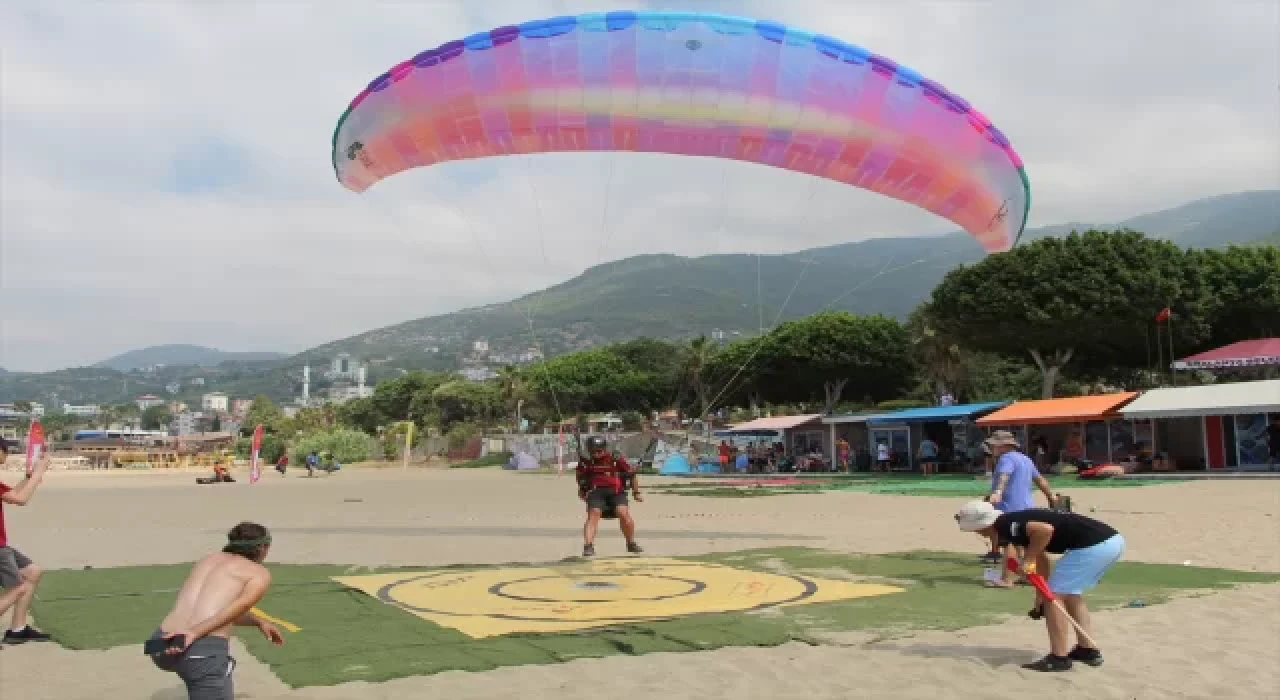 Antalya’da, Türkiye Yamaç Paraşütü Hedef Yarışması 3. Etap Yarışları başladı