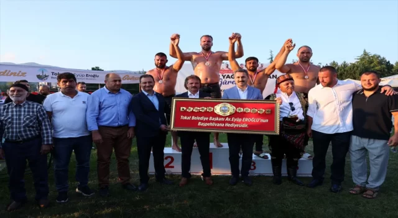 Topçam yağlı pehlivan güreşlerinde başpehlivan Hüseyin Gümüşalan oldu