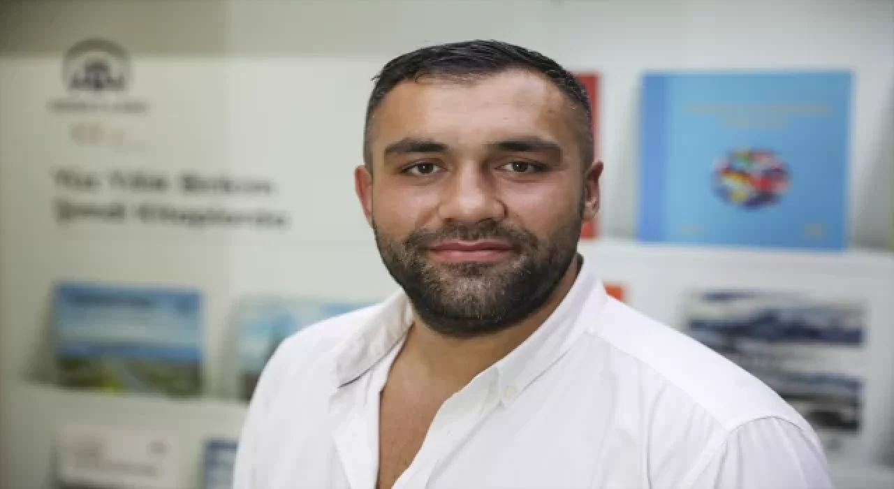 Profesyonel boksta yükselişi süren Ali Eren Demirezen’in yeni hedefi altın kemer: